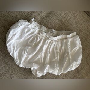 Aritzia - Sunday Best white bloom shorts
